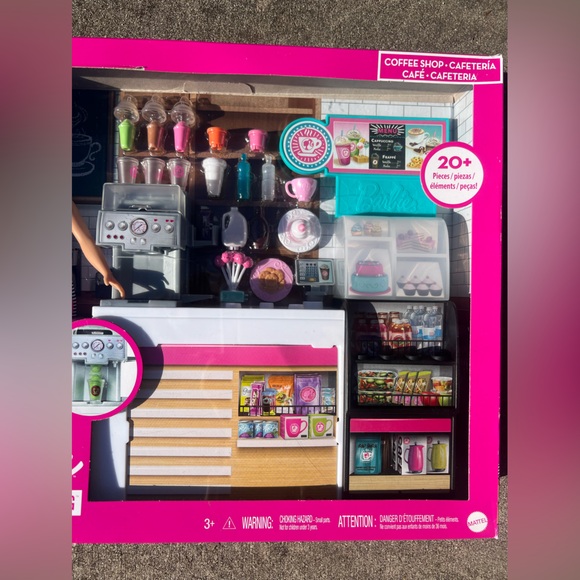 BNWT Barista Barbie - You Can Do Anything - 2019 - Coffee Shop - Picture 4 of 5